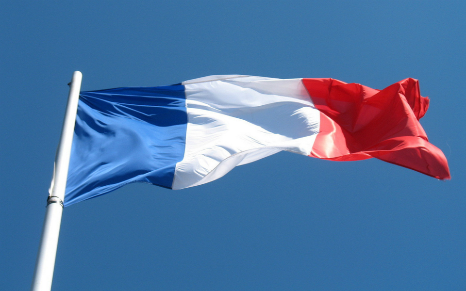 Extrema-direita francesa felicita-se pelo “tsunami” eleitoral nas legislativas